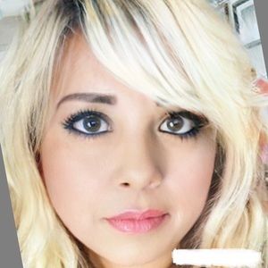 Meet your Posher, Claudia